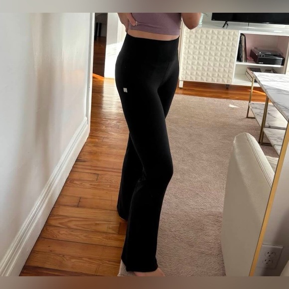 Vuori All The Feels Flare Legging - Picture 1 of 4
